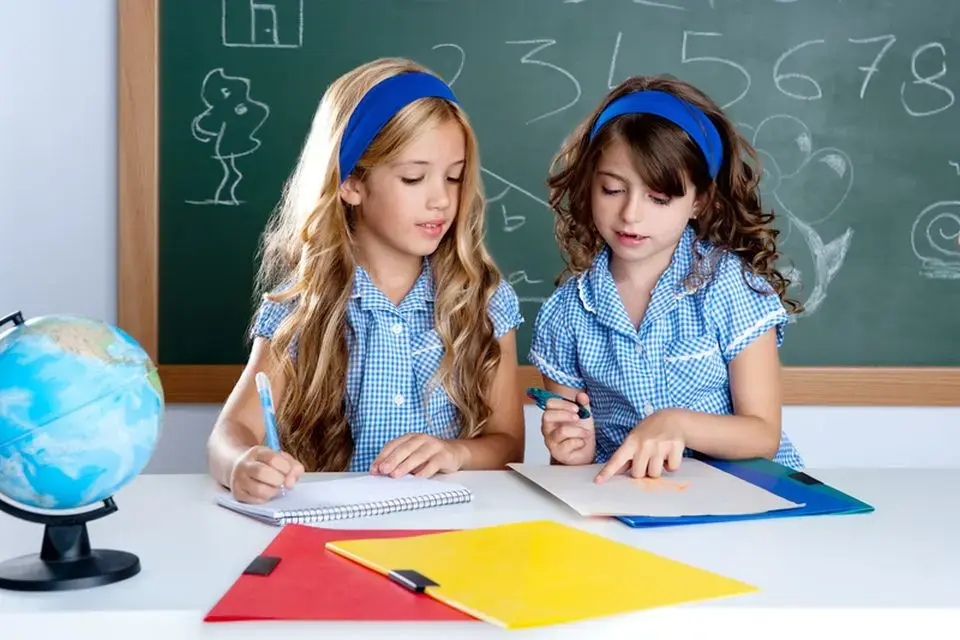 Absolvenții liceelor pedagogice trebuie să urmeze facultatea