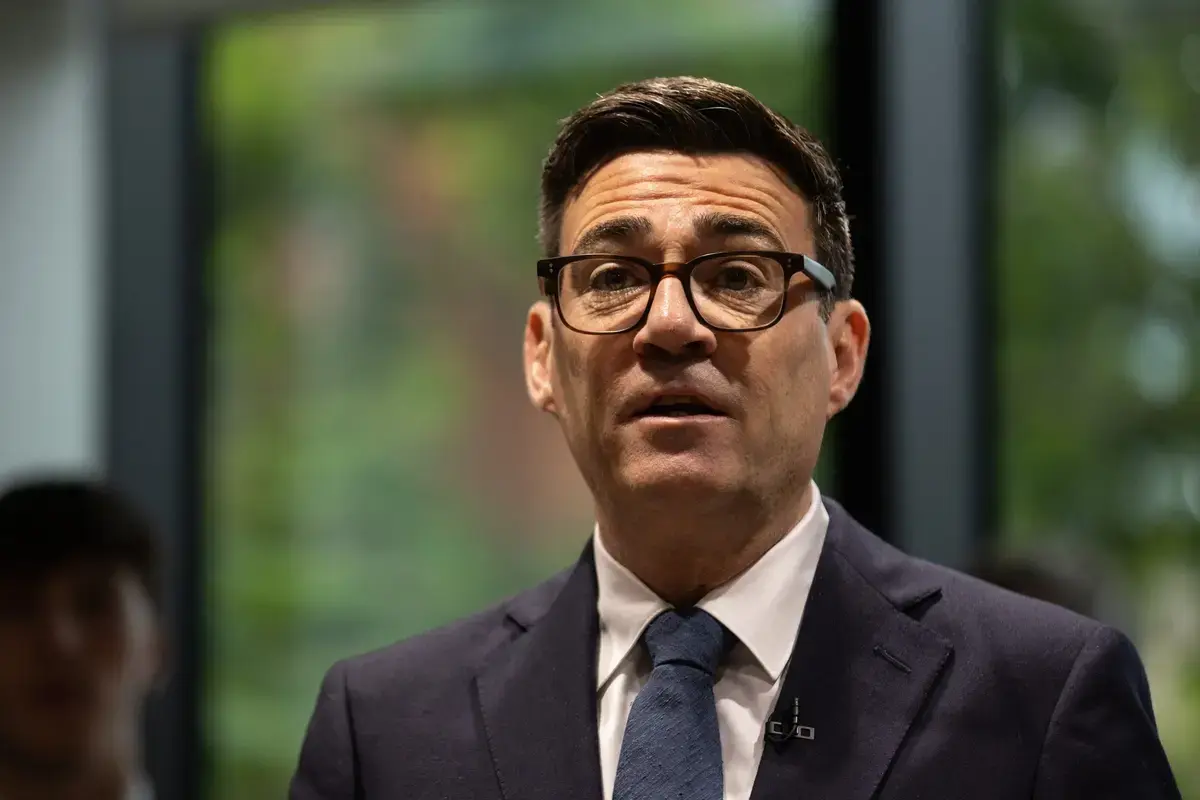 Andy Burnham cere o Constituție scrisă pentru Marea Britanie
