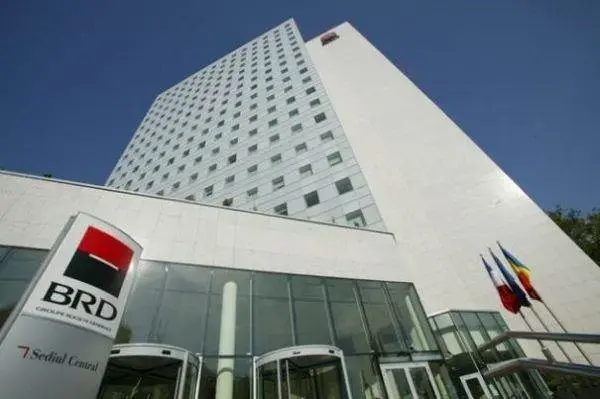 Anunț pentru toți clienții BRD! Noi forme de plăți instant, disponibile direct în aplicația YOU BRD. Cine beneficiază