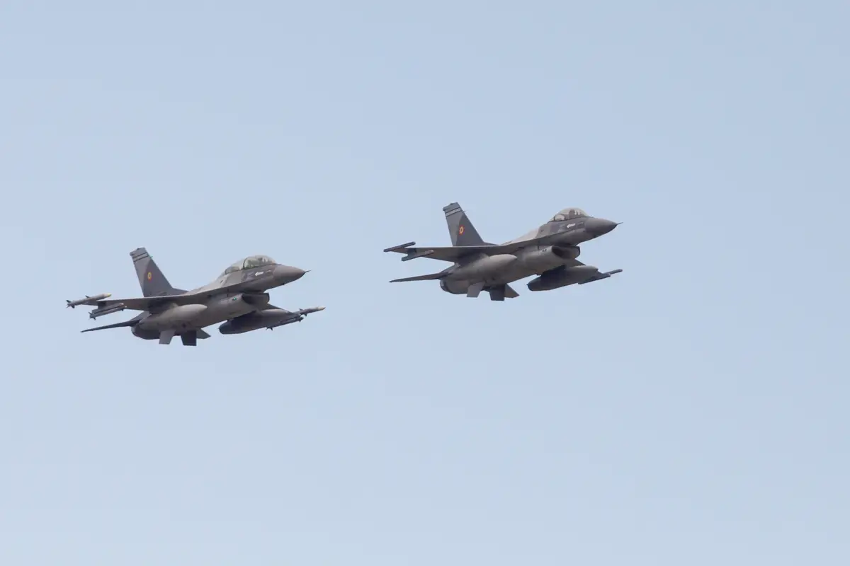 Armata detectează drone la graniță și trimite avioane de luptă