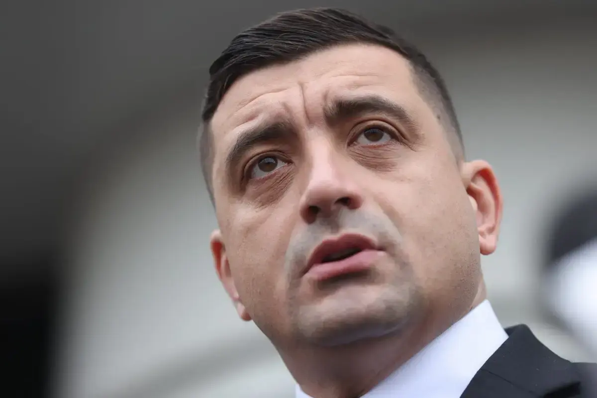 AUR părăsește sala la votul pentru guvernul Veștea