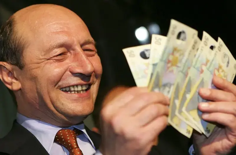 Băsescu critică Guvernul Bolojan: „Și mie mi-au tăiat pensia”