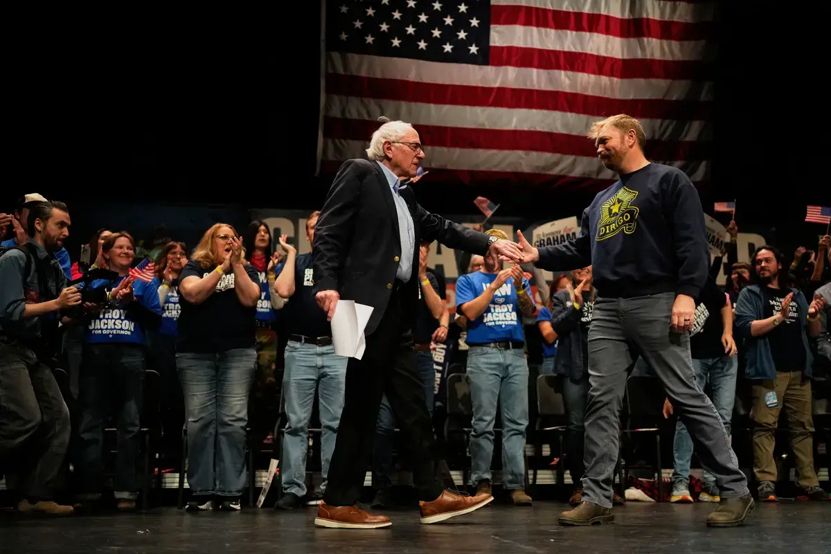 Bernie Sanders cere candidatului la Senat, Graham Platner, să demisioneze după ce se pare că a fost agresat