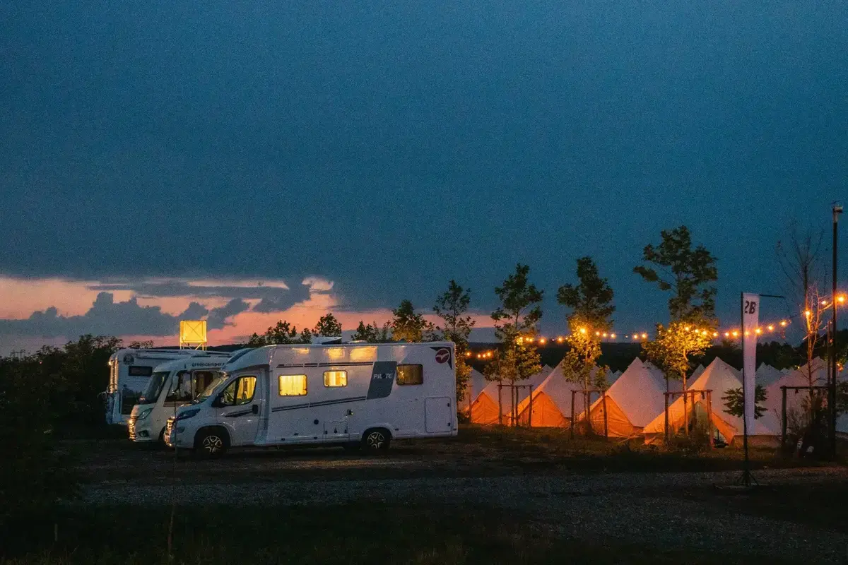 Camping sau oraș la festivalurile de muzică?