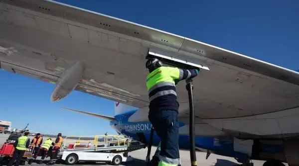 Criză pe un aeroport din țară: avioanele rămân la sol din cauza lipsei de carburant pentru zbor