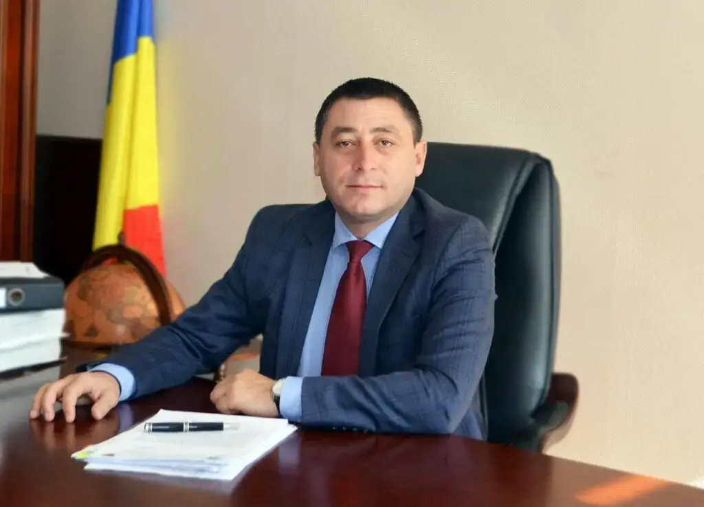 Directorul Oficiului pentru Finanțarea Investițiilor Rurale reținut de procurori