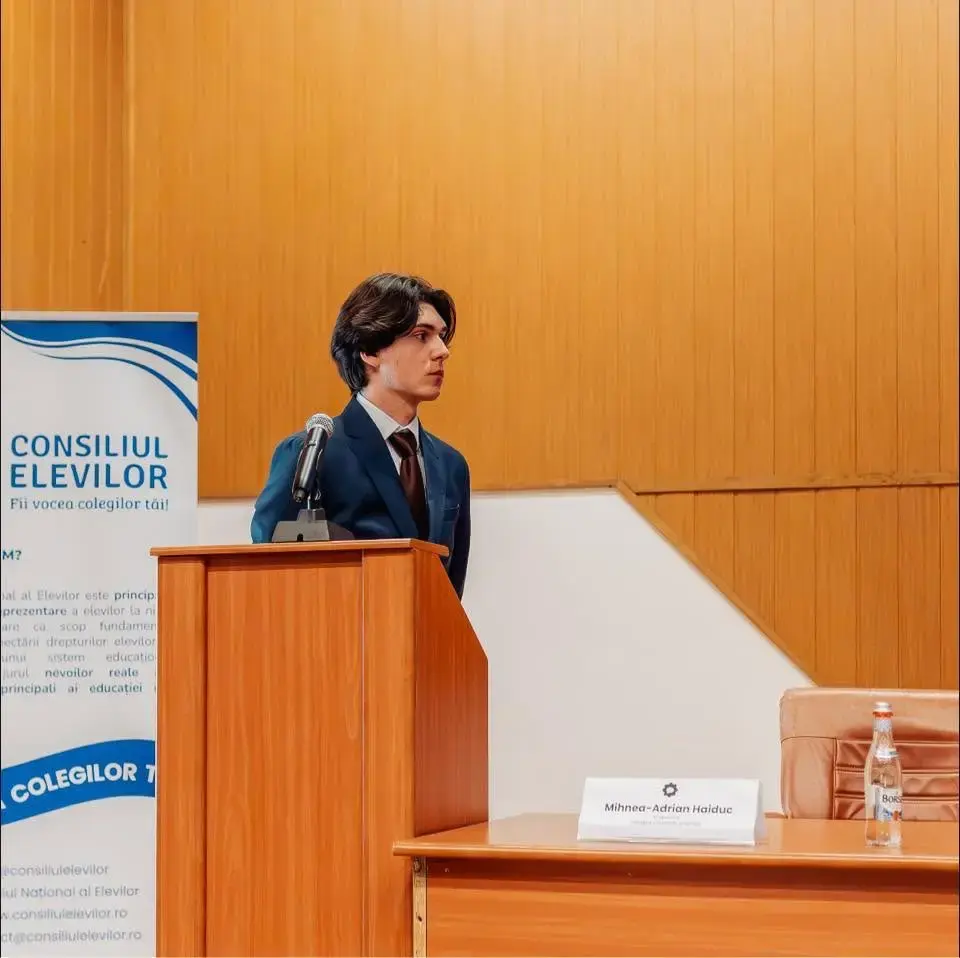 Elevii, loviți din toate părțile de schimbări în educație
