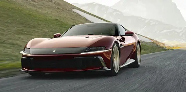 Ferrari readuce magia schimbătorului manual pe noile modele cu 12 cilindri