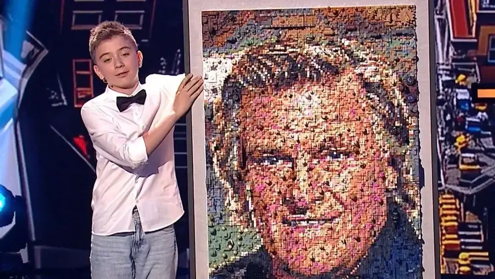 Florin Piersic impresionat de portretul din LEGO