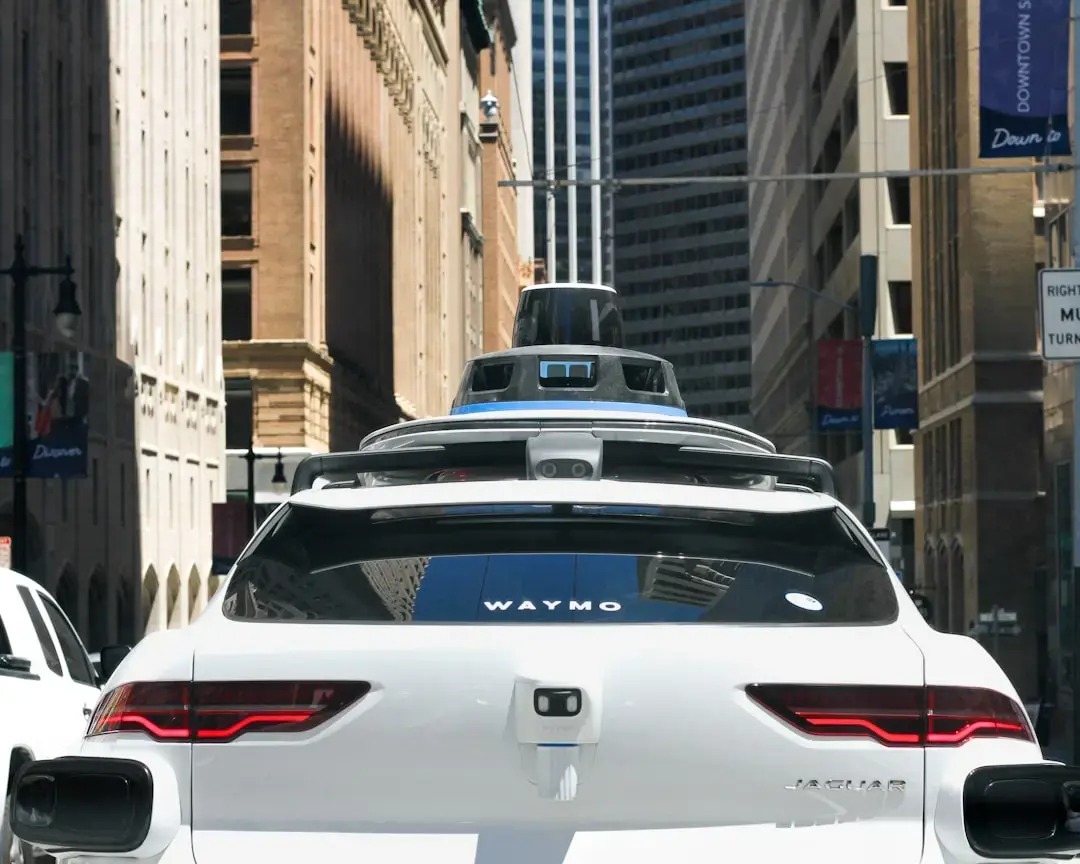 Mașinile autonome Waymo au o integrare a Gemini, așa că ai cu cine să vorbești