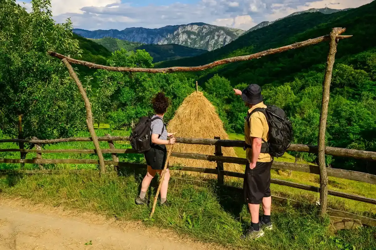 Mersul pe jos: un pas spre echilibru mental