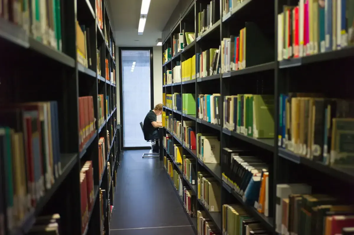 O carte uitată 150 de ani: Biblioteca a calculat amenda astronomică