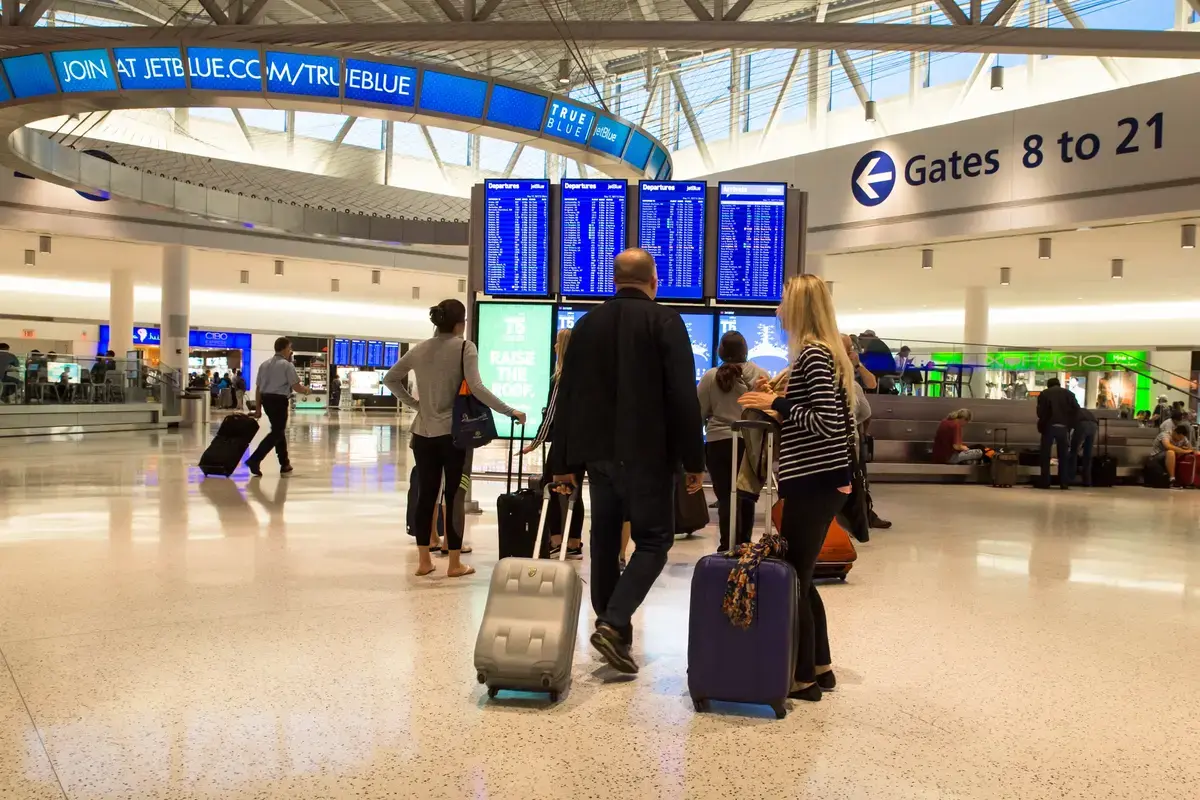 Pasager JetBlue, presat să șteargă postarea despre o posibilă încălcare FAA