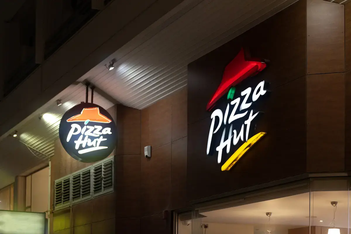 Pizza Hut rămâne în România, în ciuda vânzării grupului american