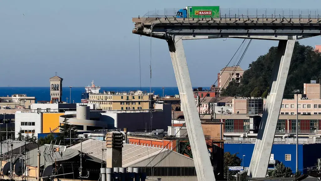 Prăbușirea podului din Genova: Un semnal de alarmă pentru infrastructura italiană