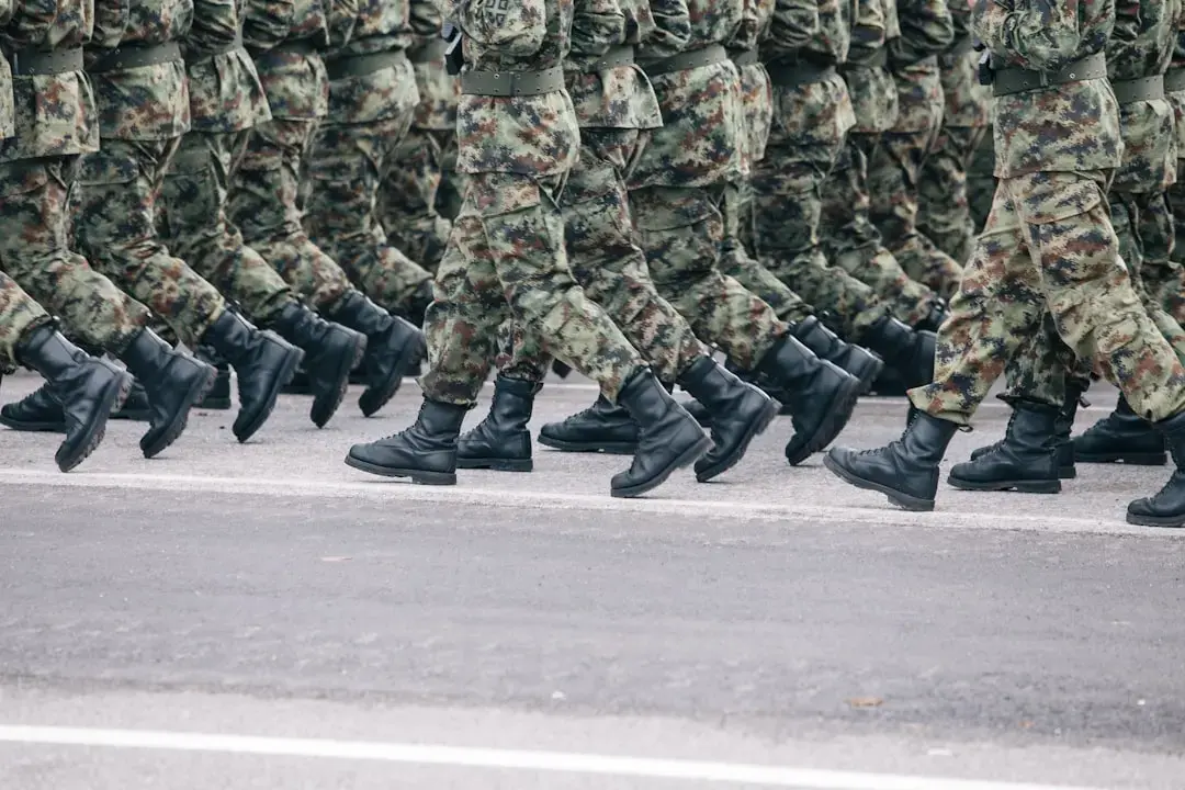Reuniune emoționantă: Un soldat și câinele său, din nou împreună după trei ani