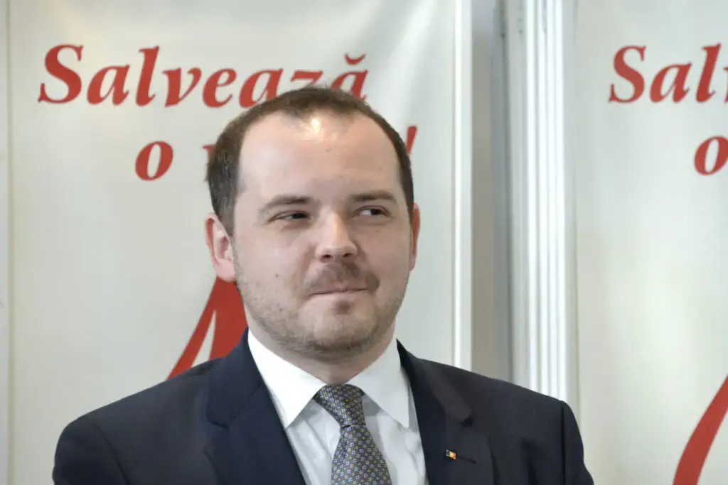 România, în comă: Apel la unitate politică