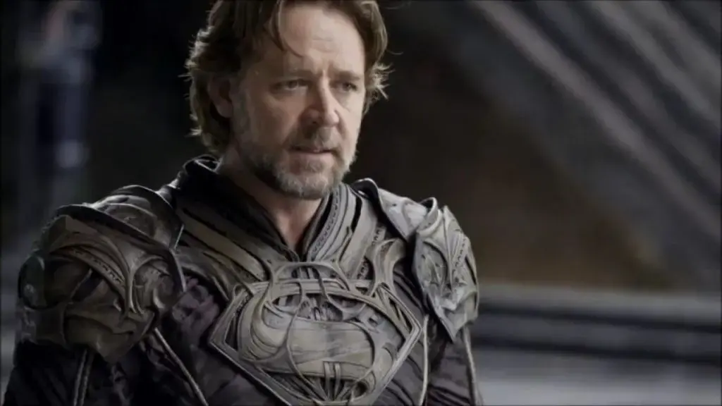 Russell Crowe arată că nu se potrivește