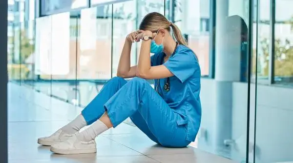 Salariile medicilor, jumătate din puterea de cumpărare: Inflația a anulat creșterile