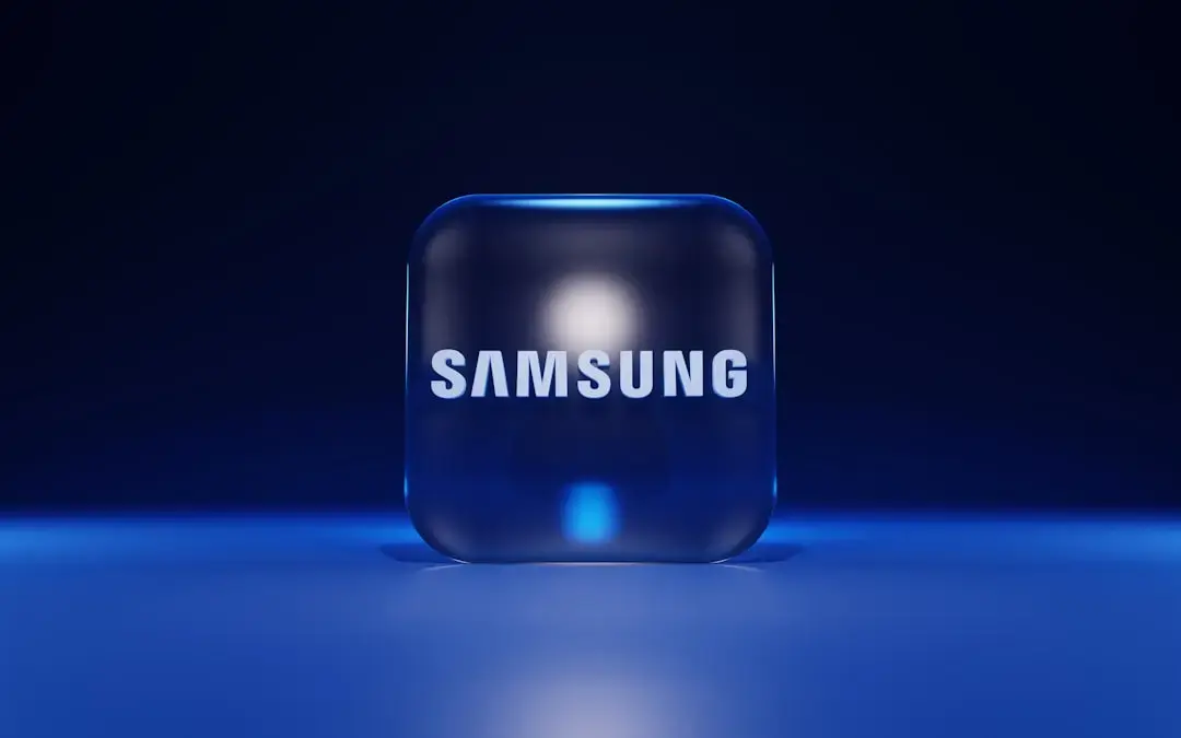 Samsung Galaxy: Primele imagini cu noul telefon pliabil, înainte de lansare