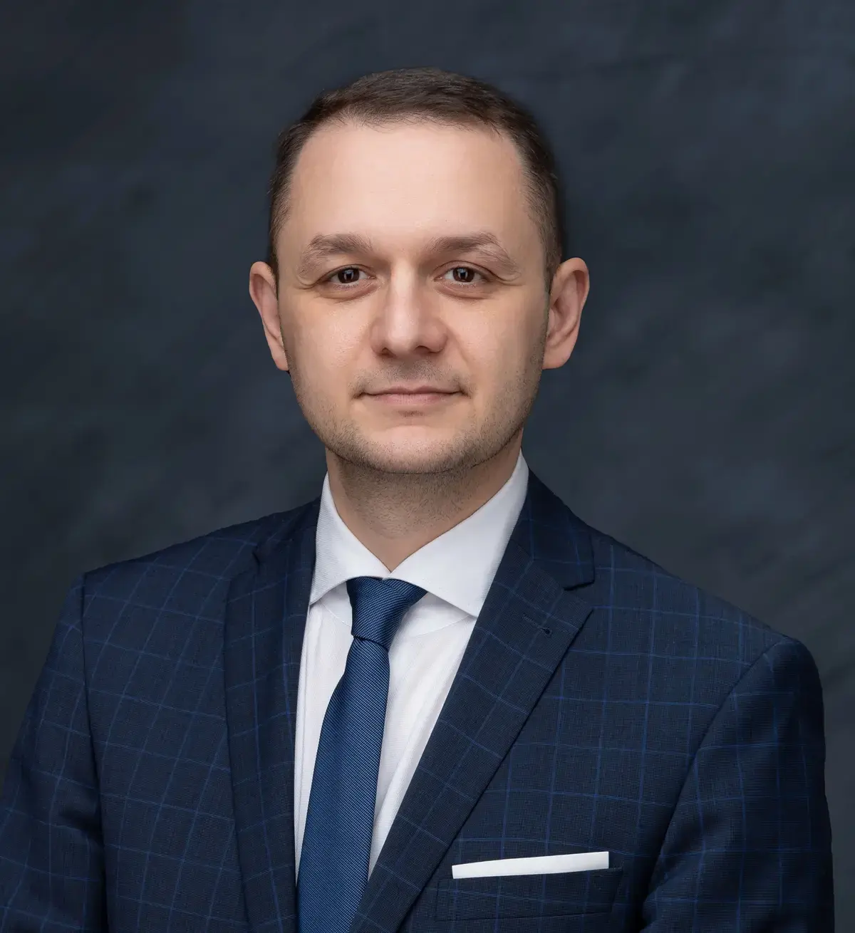 Șeful Electrica îndeamnă companiile să-și relocheze activitatea în timpul zilei pentru a beneficia de energie electrică gratuită, patru ore pe zi, începând cu luna august
