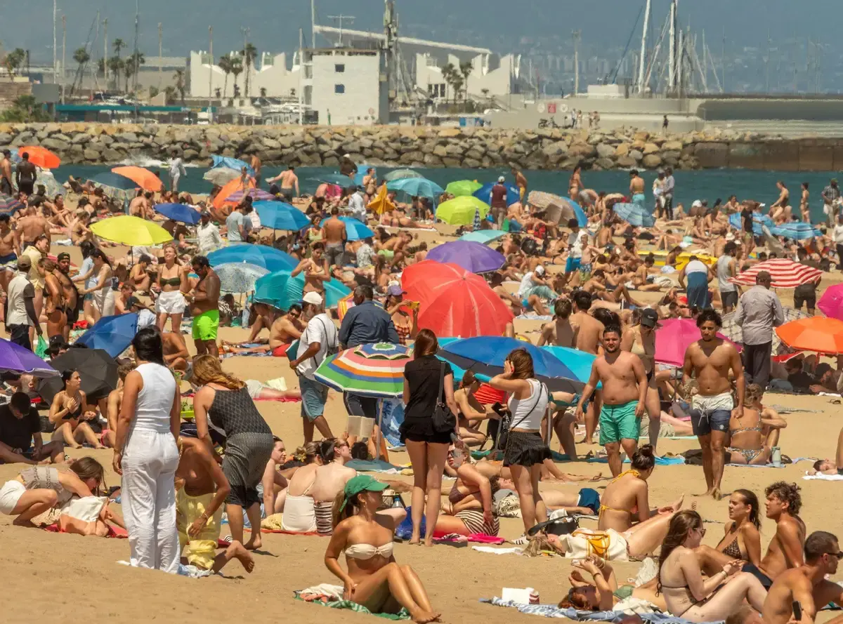 Spania, pe val: 100 de milioane de turiști străini, o premieră istorică