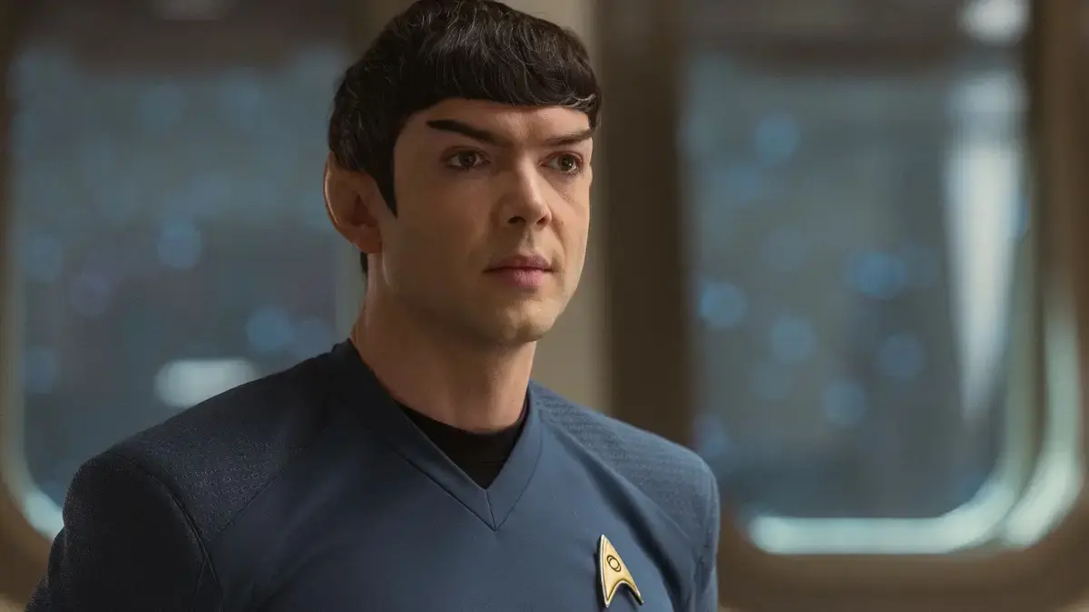 Star Trek: Strange New Worlds completează evoluția lui Spock, explorând latura sa umană.