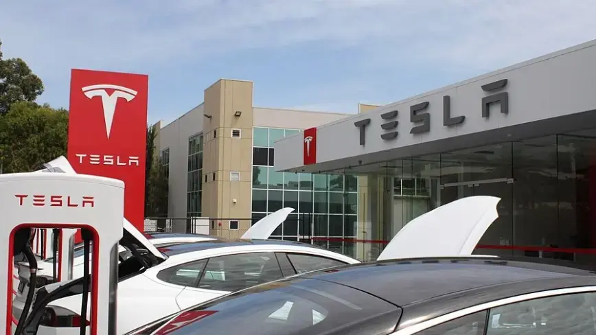 Tesla introduce caracteristica de export de energie pentru Model Y Premium în SUA și Puerto Rico
