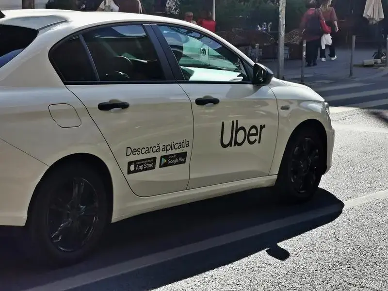 Uber aduce 2.000 de robotaxiuri fără șofer în Europa