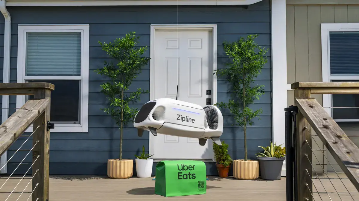 Uber și Zipline: livrări cu drone pentru Uber Eats