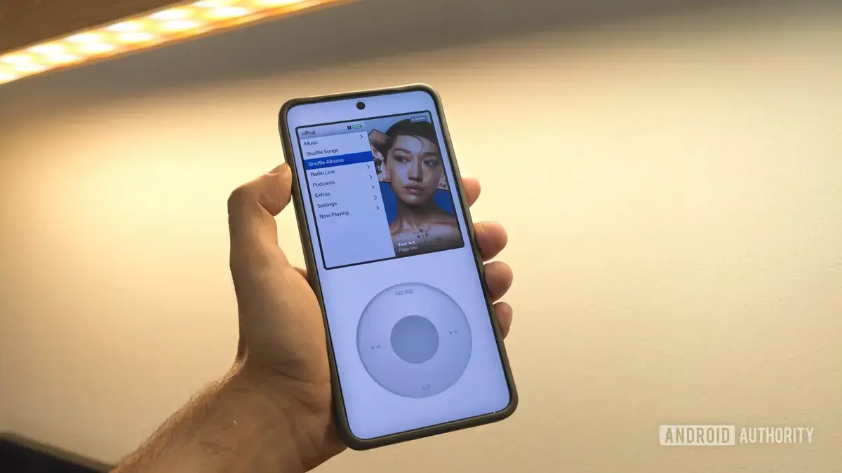 Un telefon Android vechi, transformat într-un iPod modern