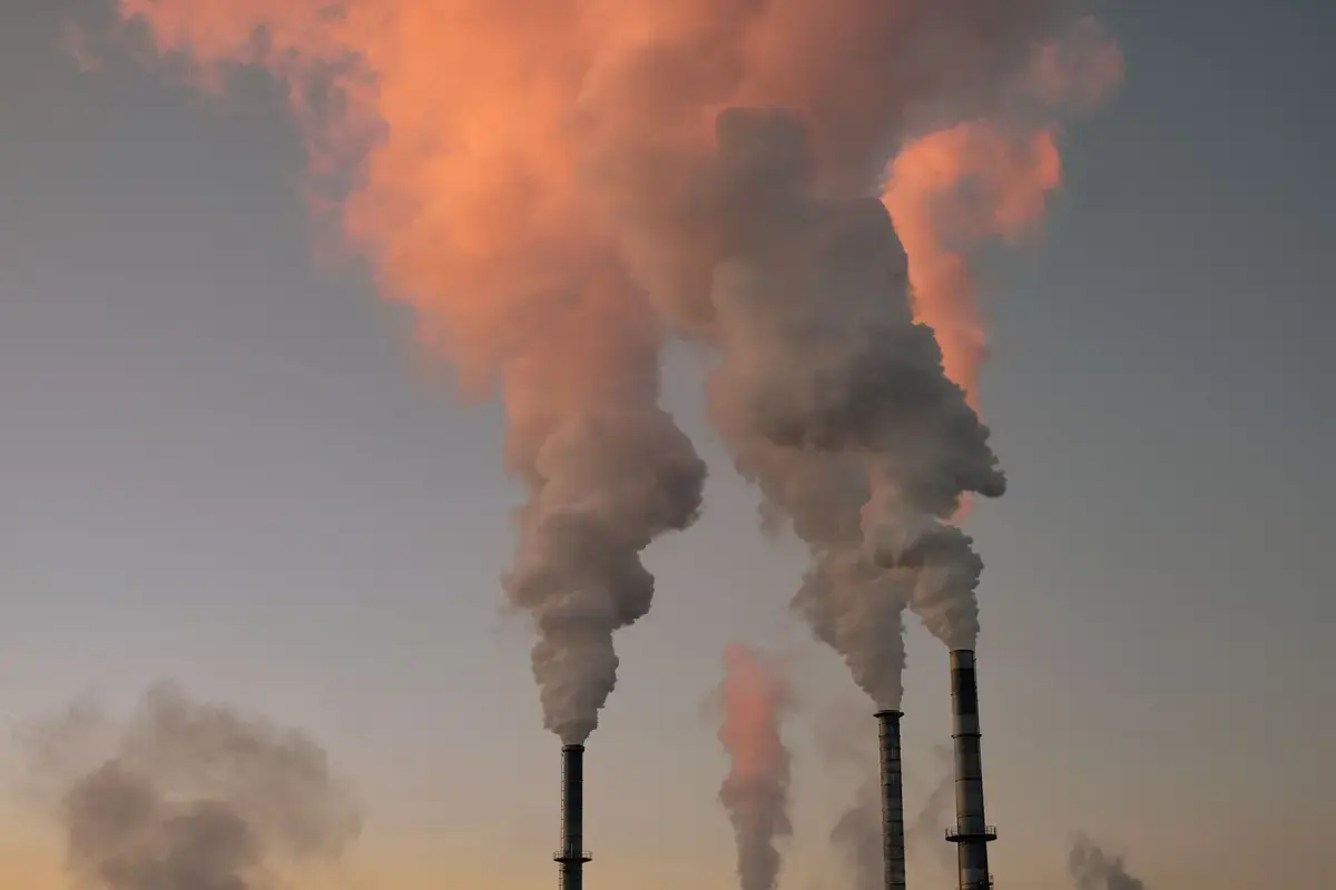 Zece țări UE, inclusiv România, cer reevaluarea taxei pe carbon
