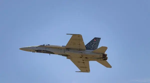Avioane spaniole F-18, alertate după detectarea unei ținte aeriene la granița României