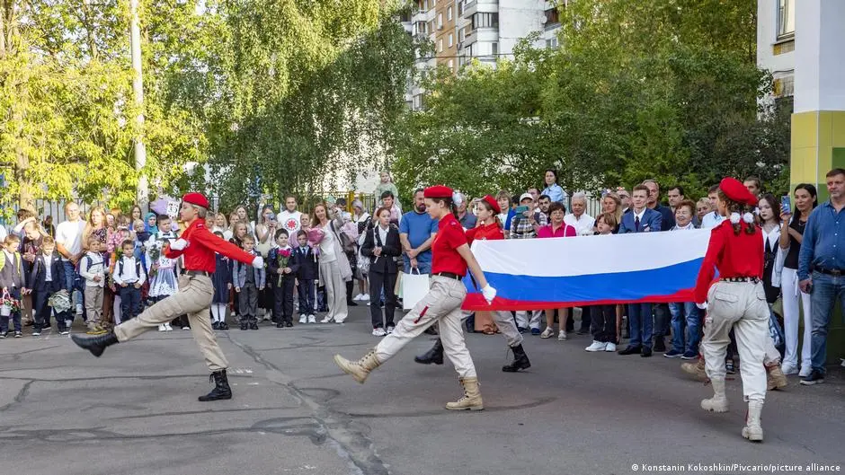 Glorificarea sacrificiului: noua valență a propagandei patriotice în școlile ruse
