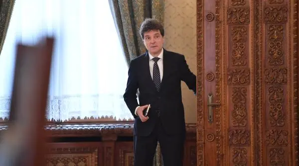 După respingerea guvernului Mureșan, Nicușor Dan va alege un premier independent