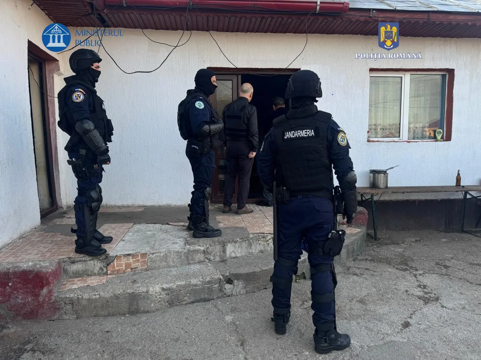 42 de percheziții în România: Rețea de lux destructurată cu ajutorul FBI