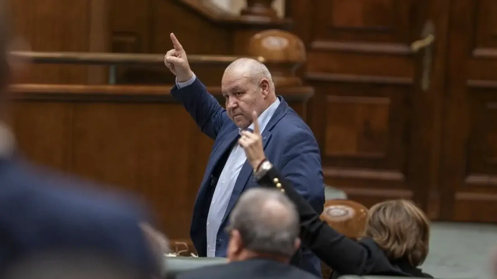 Fenechiu își retrage semnătura de la dezincriminarea drogurilor: „Nu vreau să pun PNL în pericol