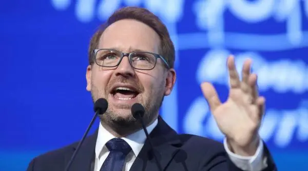 Dominic Fritz cere guvern exclusiv de dreapta după nominalizarea de la Cotroceni