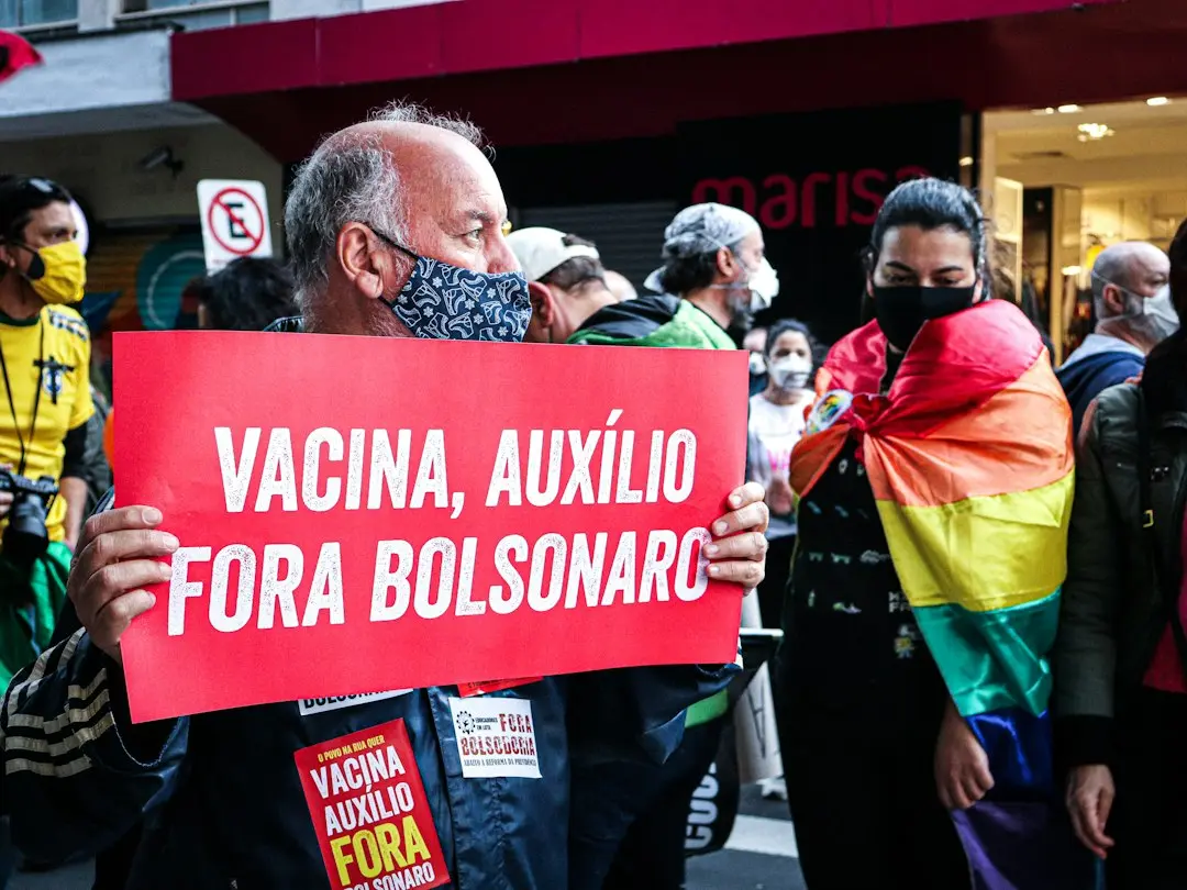 Flavio Bolsonaro depășește pe Lula în primul tur al prezidențialelor din Brazilia