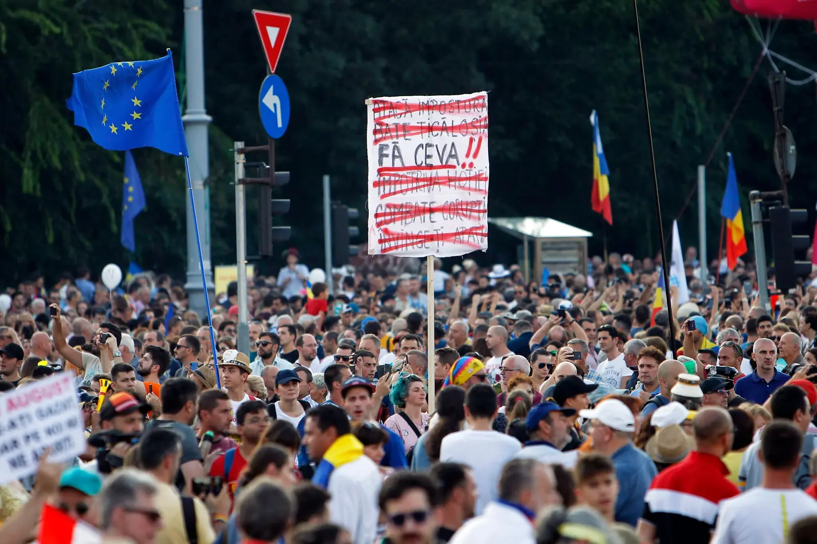 Jandarmi implicați în violențele de la Piața V nu pot fi trași la răspundere penală