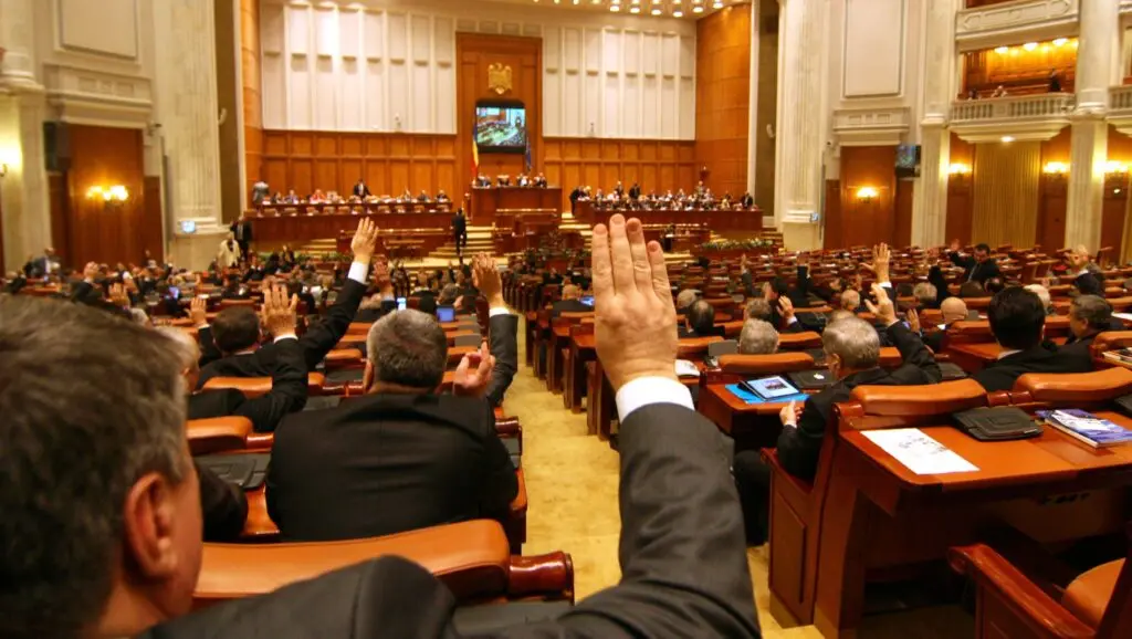 România se apropie de un nou guvern cu puteri depline