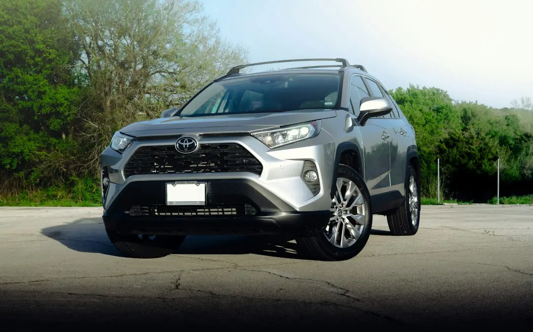 Toyota RAV4 Hybrid domină vânzările SUV-urilor hibride în al treilea trimestru 2026