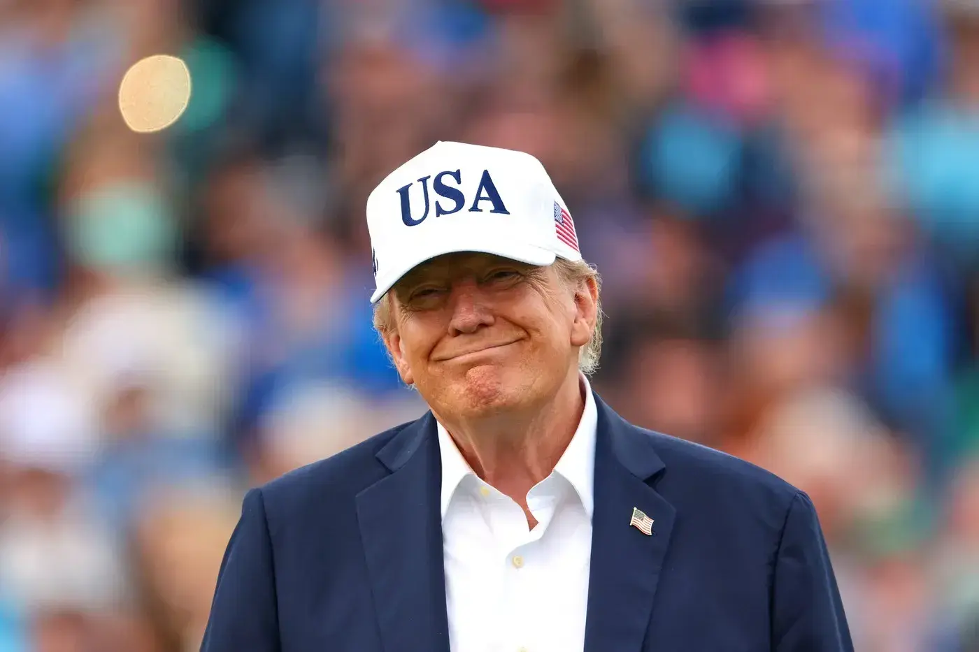 Trump a publicat numărul de telefon al unui senator republican și a cerut americanilor să-l sune